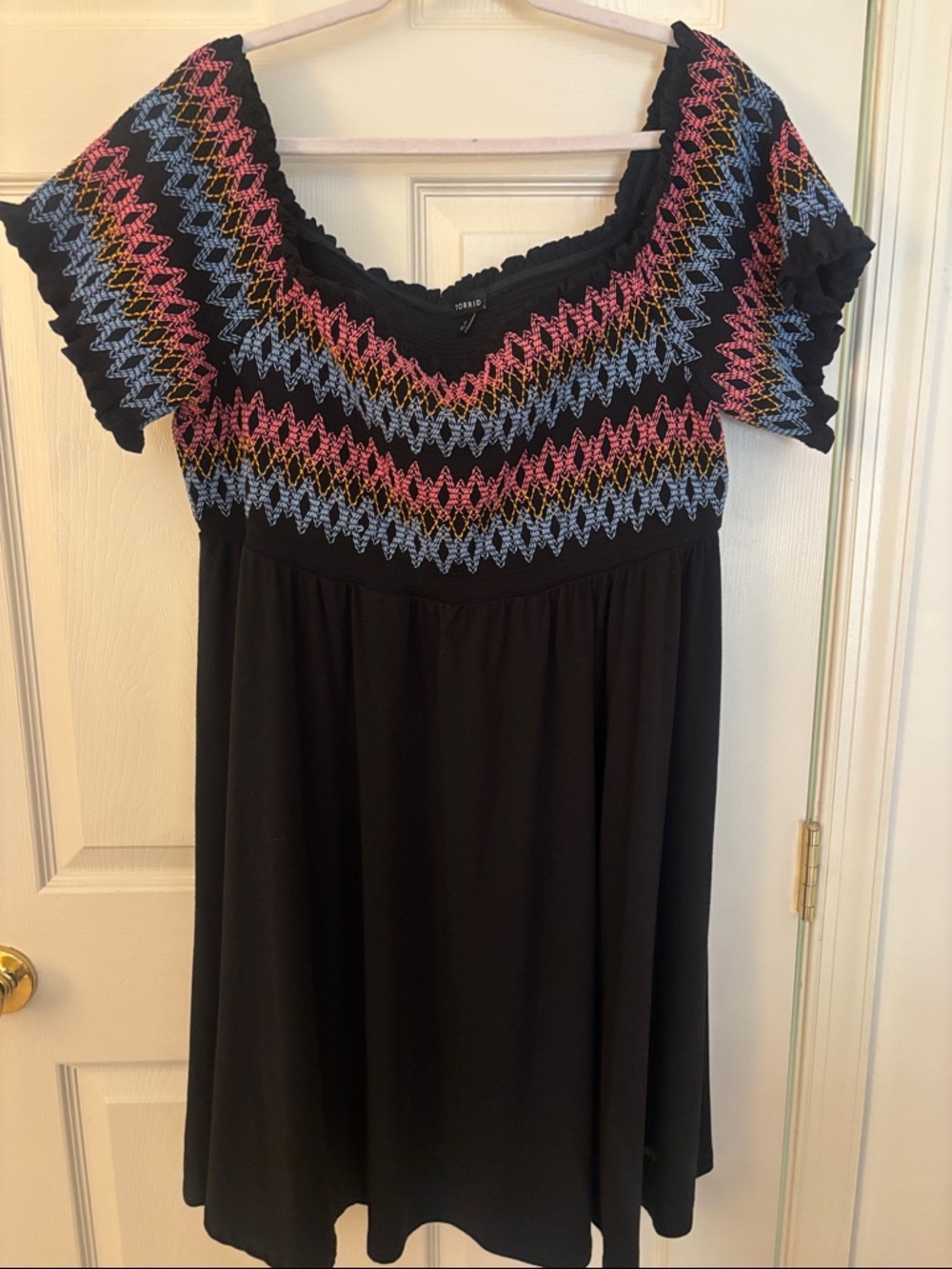 torrid Summer Stretchy Black Dress with Pink, Blue Gold Zigzag Embroidery Size 4
